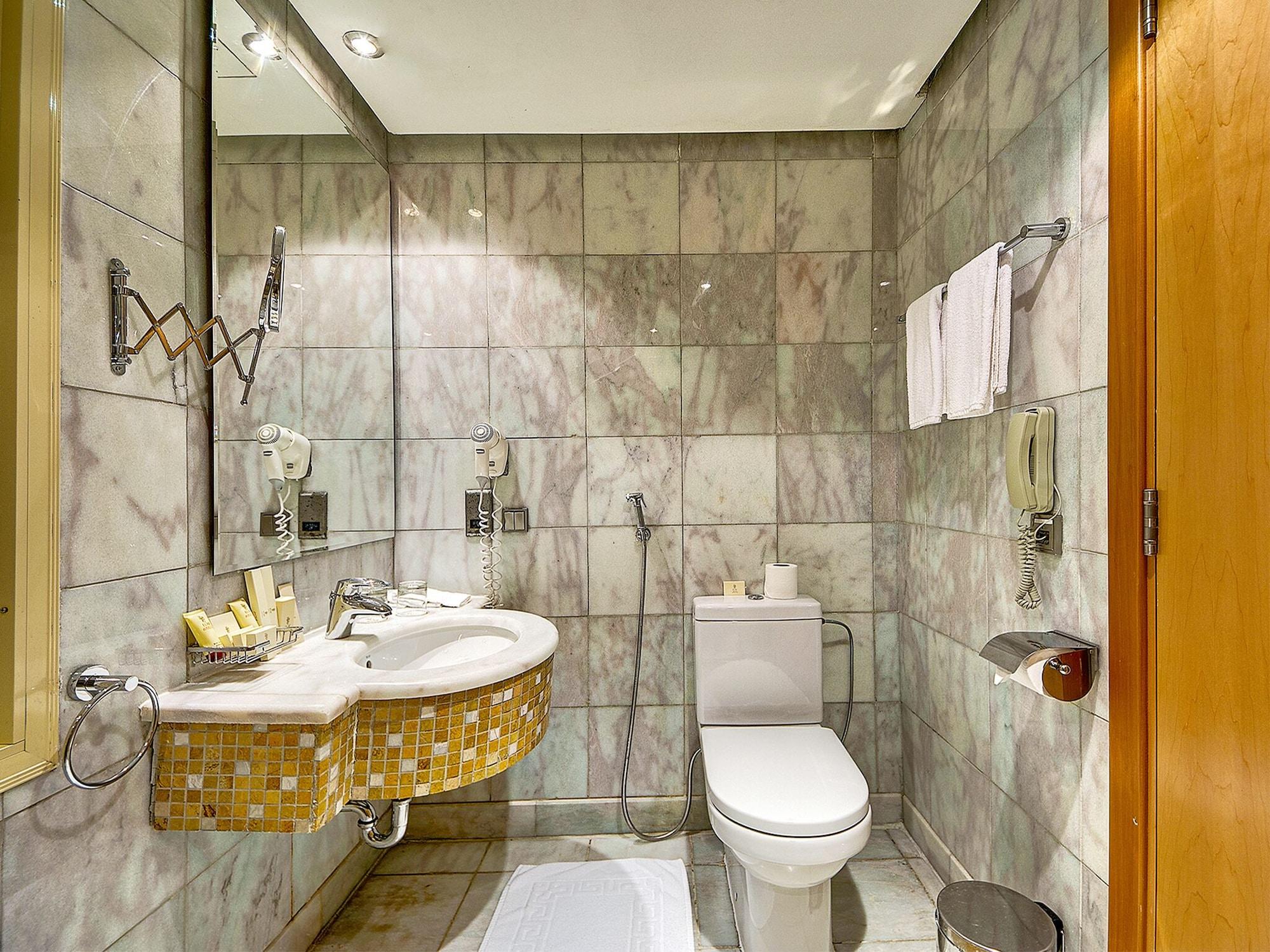 Elaf Al Mashaer Hotel Makkah Mekka Kültér fotó A bathroom at the hotel